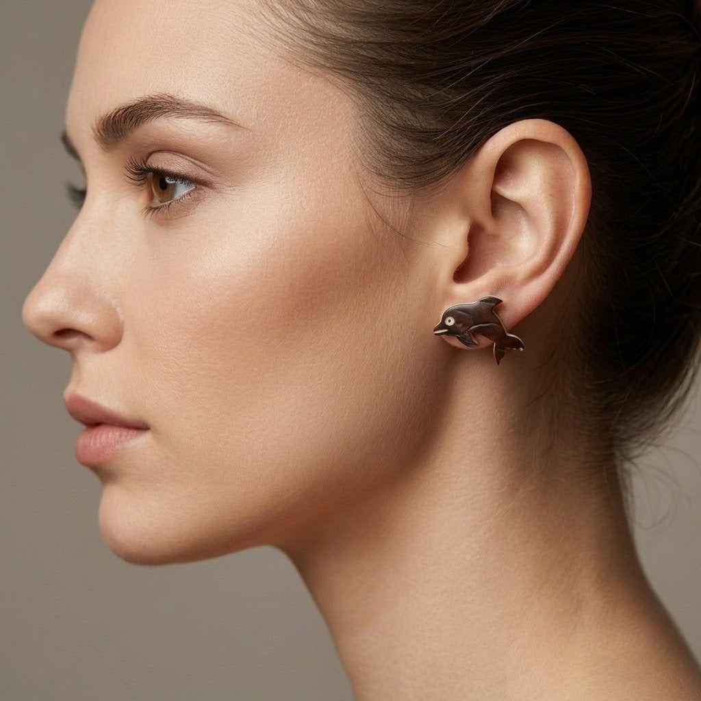 Aretes de Tagua artesanales Delfin | Palo Santo DeltaTau