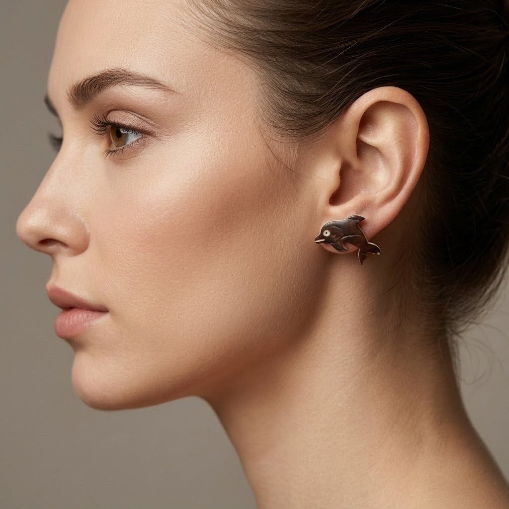 Aretes de Tagua artesanales Delfin | Palo Santo DeltaTau