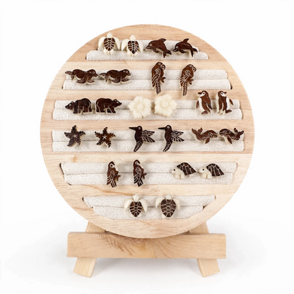 Aretes de Tagua artesanales de animales | Palo Santo DeltaTau