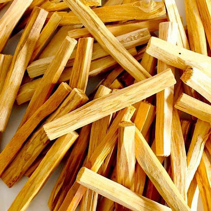 Palitos de palo santo de alta calidad en bruto