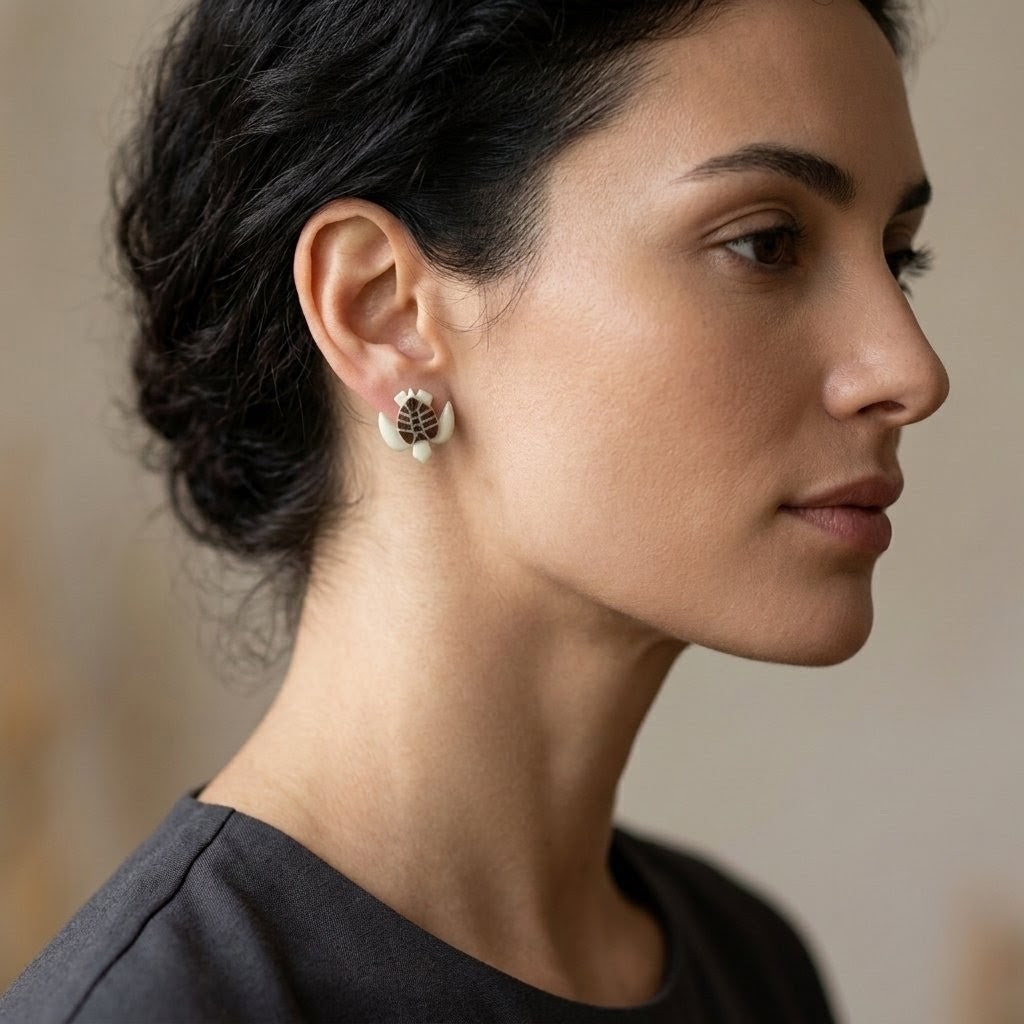 Aretes de Tagua artesanales tortuga marina | Palo Santo DeltaTau